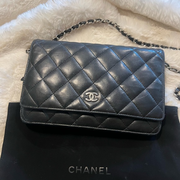 Classic Chanel Wallet on Chain Quilted Lambskin - Picture 3 of 8